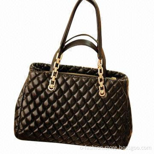 Handbag, comes in black